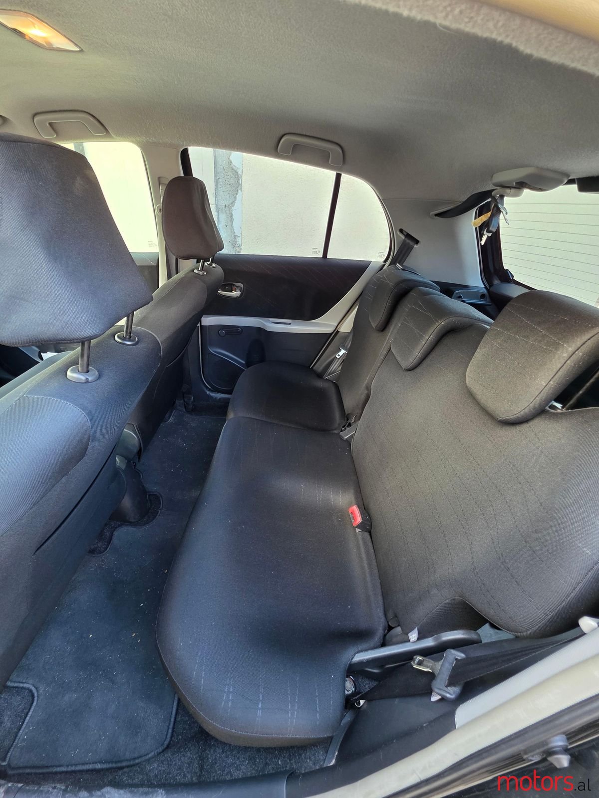 2006' Toyota Yaris photo #2