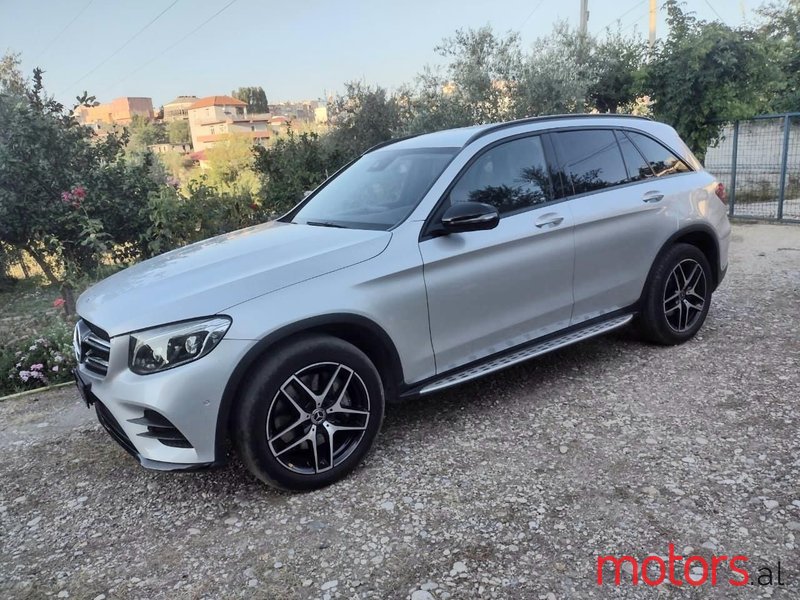 2019' Mercedes-Benz GLC 220 photo #2