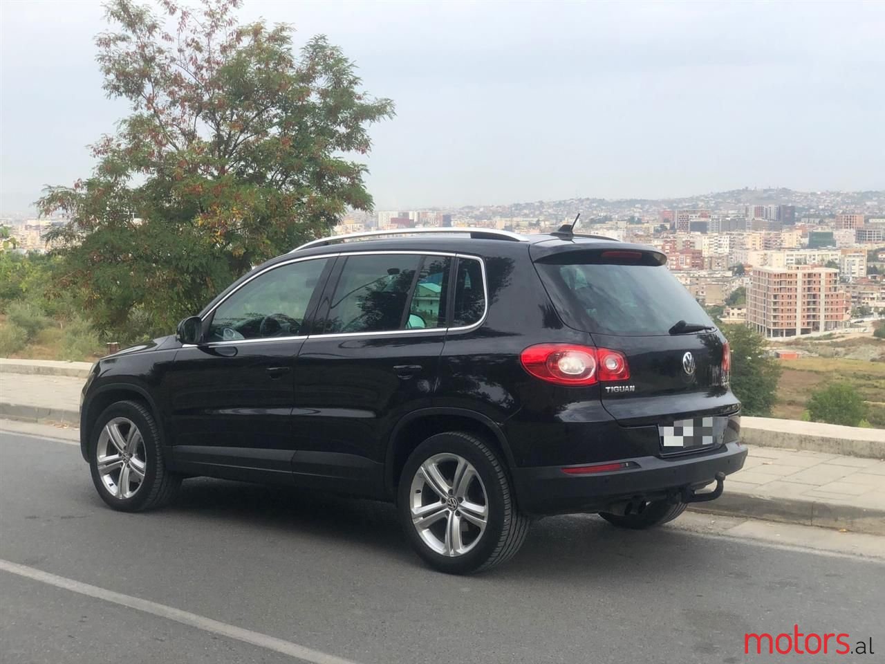 2010' Volkswagen Tiguan photo #5