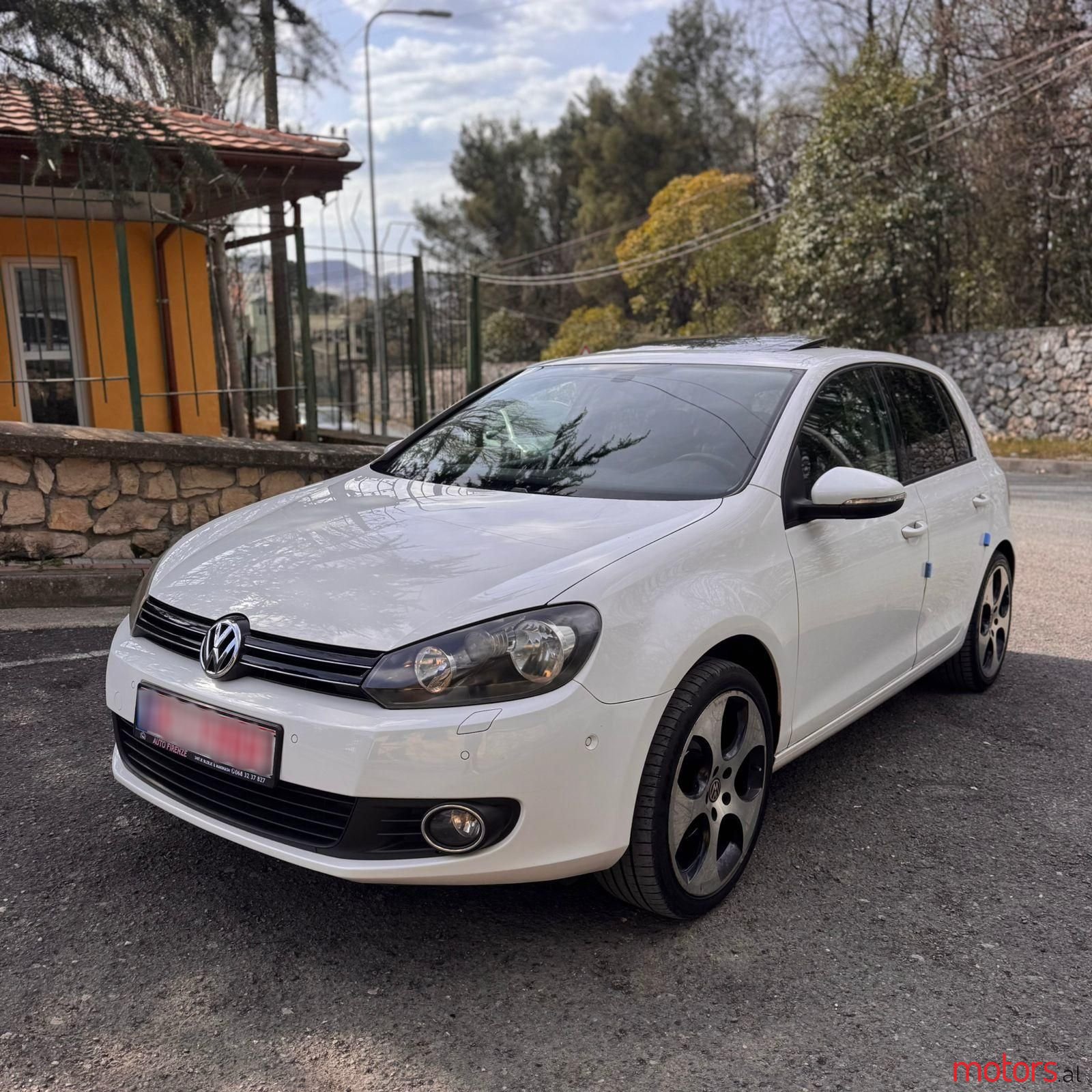 2012' Volkswagen Golf photo #4