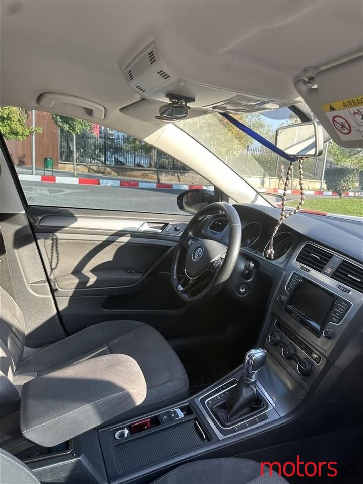 2014' Volkswagen Golf photo #5