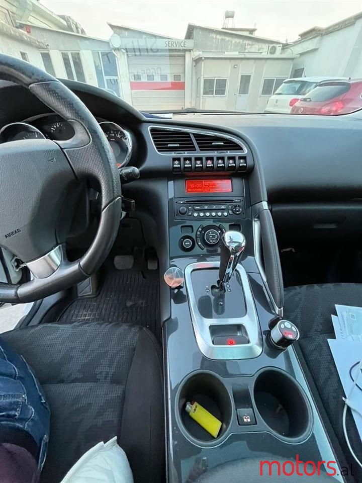 2010' Peugeot 3008 photo #2