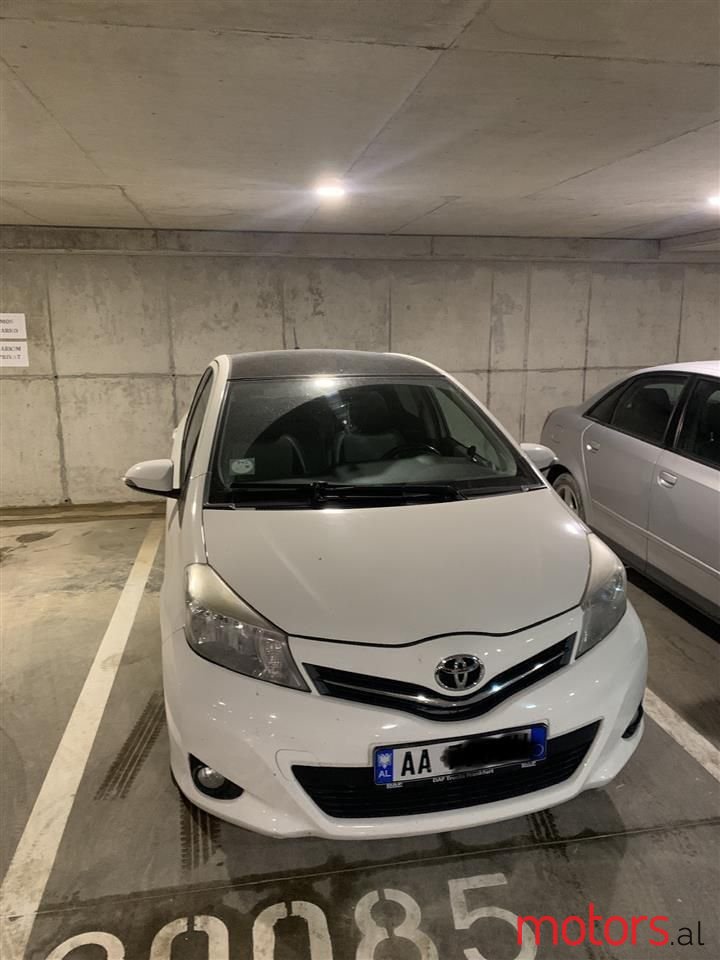 2012' Toyota Yaris photo #1