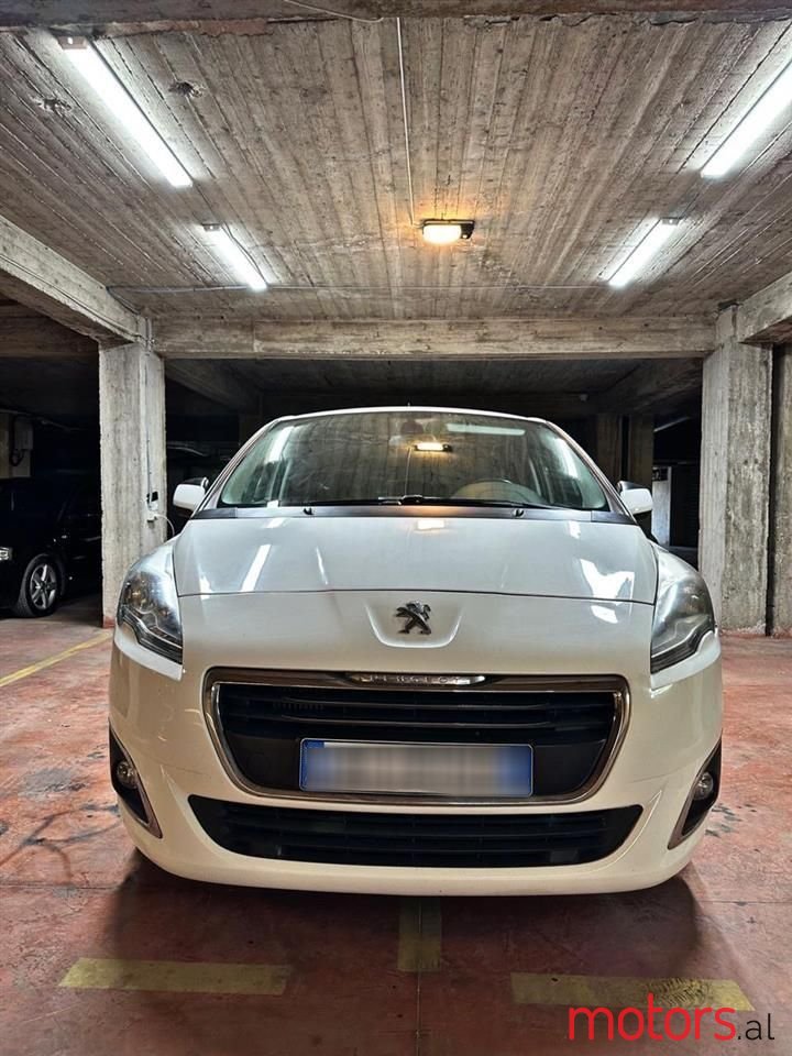 2016' Peugeot 5008 photo #1