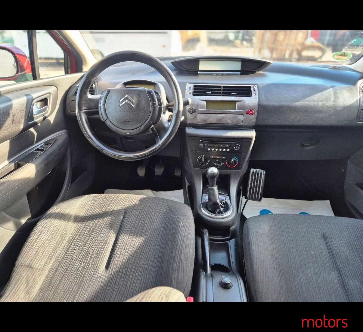 2008' Citroen C4 photo #2