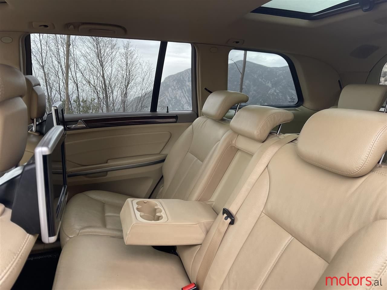 2010' Mercedes-Benz GL 350 photo #3