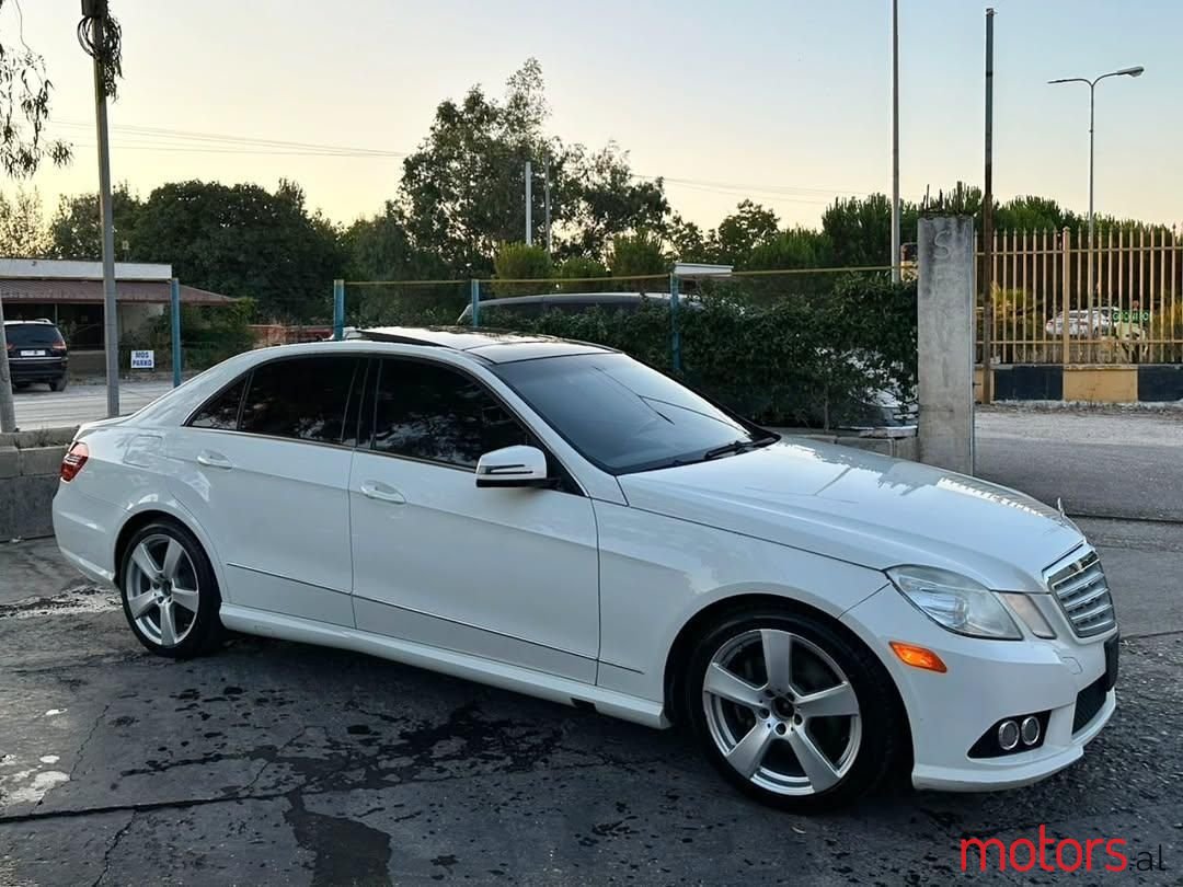 2011' Mercedes-Benz E 350 photo #5
