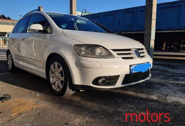 2007' Volkswagen Golf photo #1