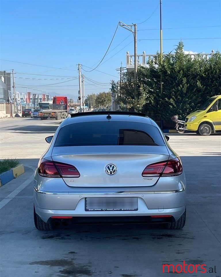 2013' Volkswagen Passat photo #6