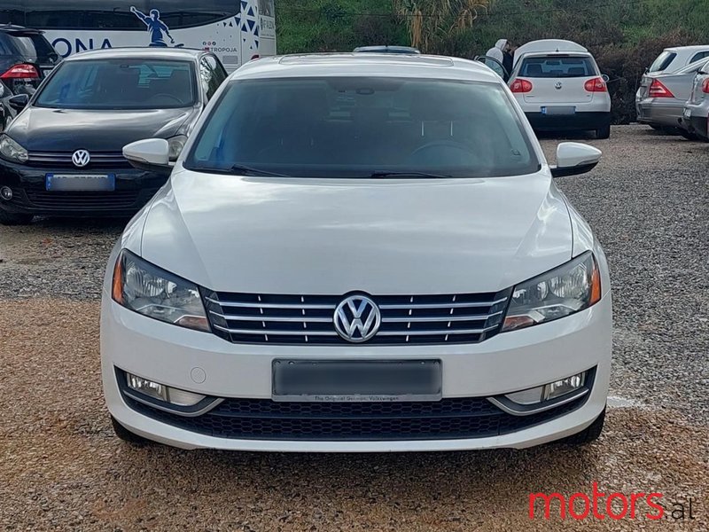 2012' Volkswagen Passat photo #1