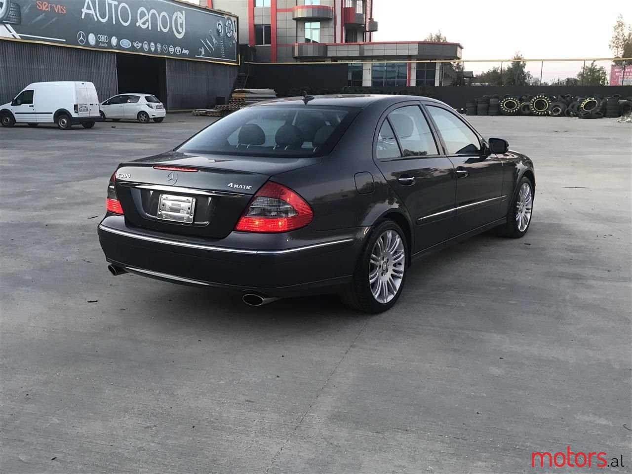 2009' Mercedes-Benz E 300 photo #5