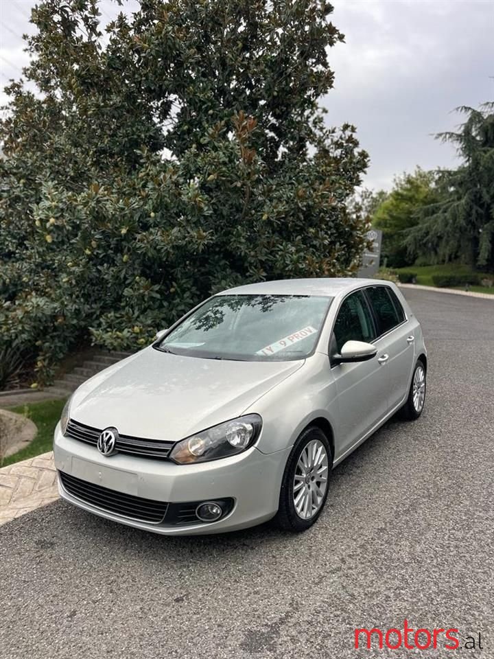 2010' Volkswagen Golf photo #2