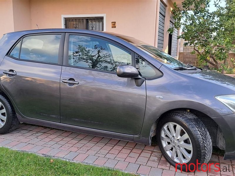 2009' Toyota Auris photo #3