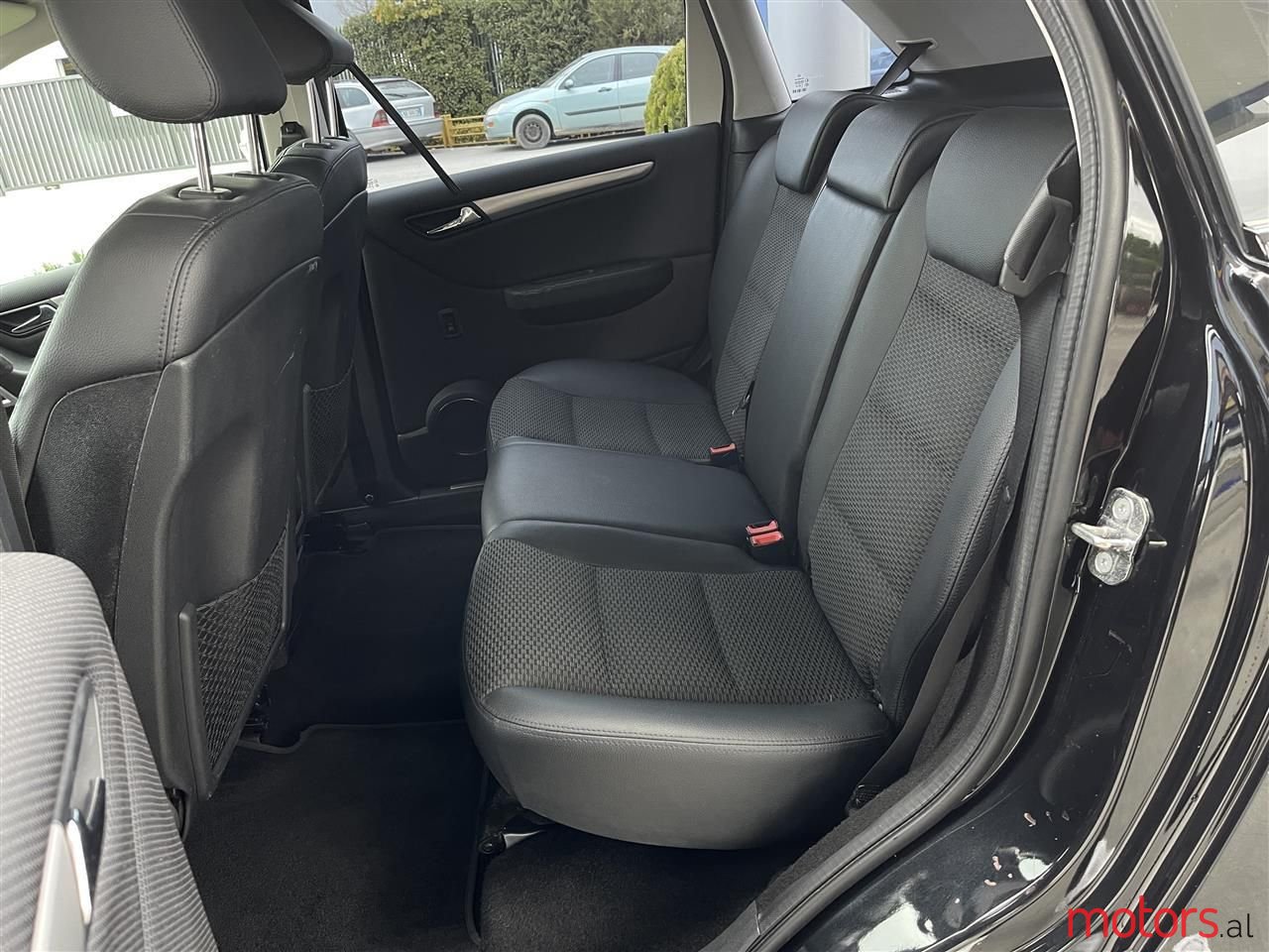 2010' Mercedes-Benz B 200 photo #4