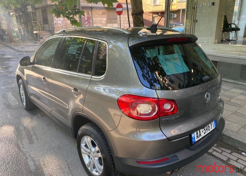 2009' Volkswagen Tiguan photo #1