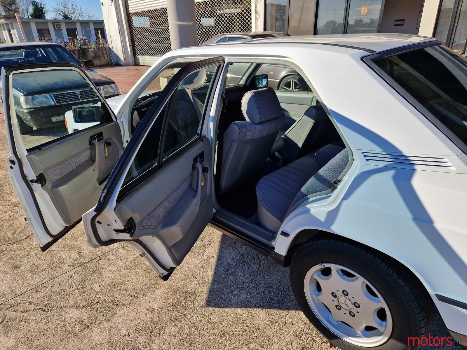 1991' Mercedes-Benz 190 photo #5