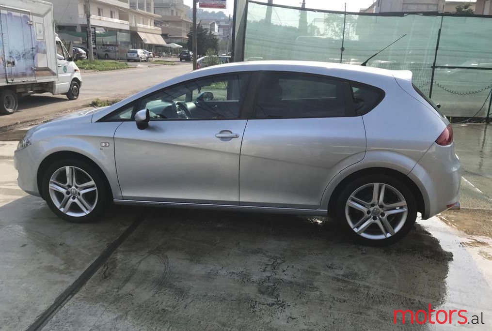 2009' SEAT Leon photo #1