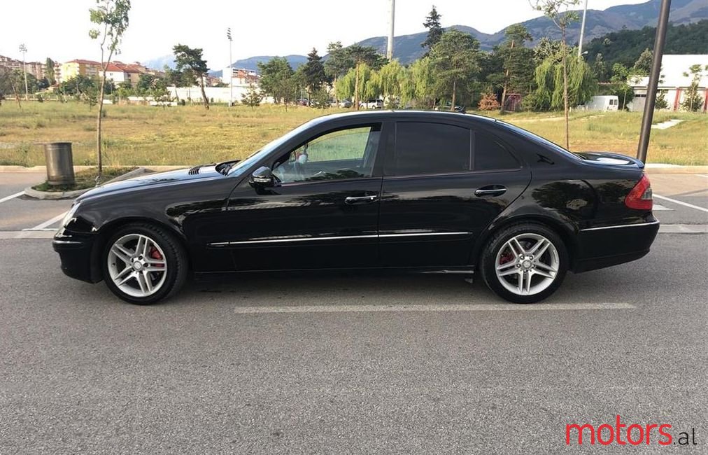 2007' Mercedes-Benz E 220 photo #1