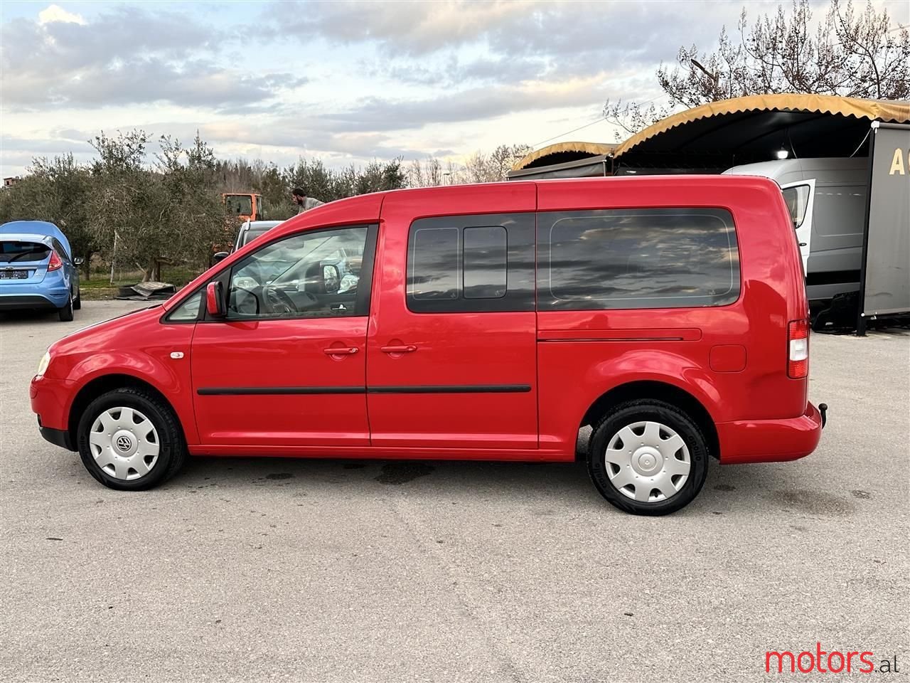 2009' Volkswagen Caddy photo #3