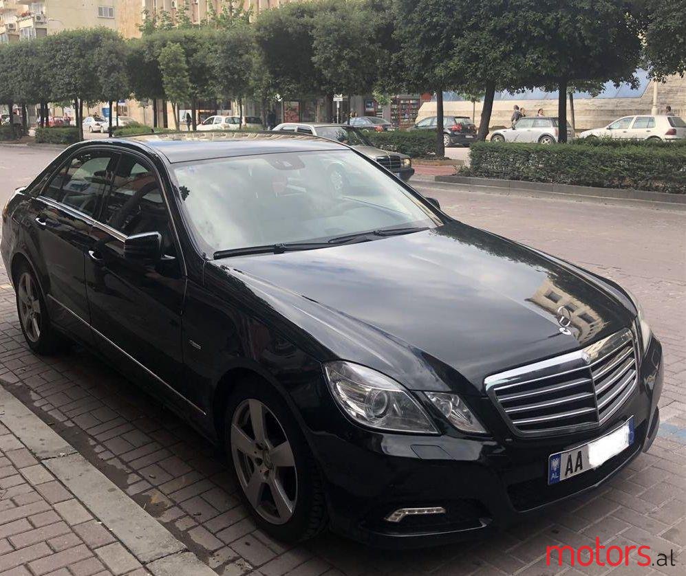 2010' Mercedes-Benz 350 photo #1