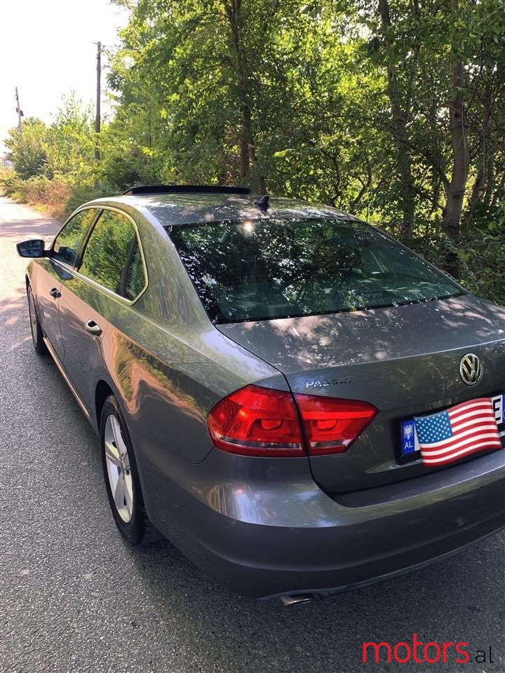 2013' Volkswagen Passat photo #5