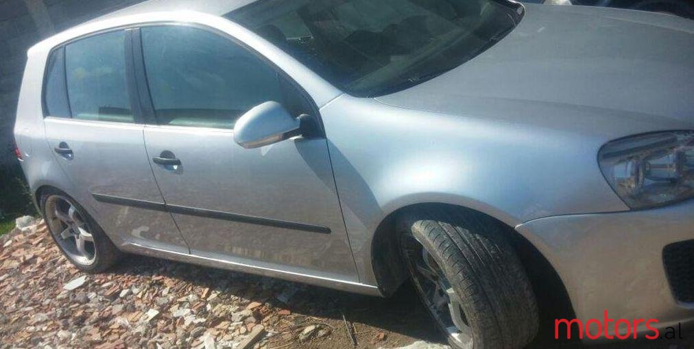 2005' Volkswagen Golf photo #2