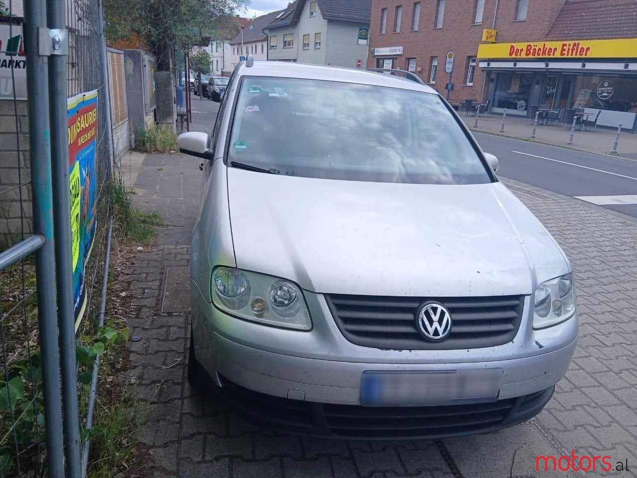 2005' Volkswagen Touran photo #4