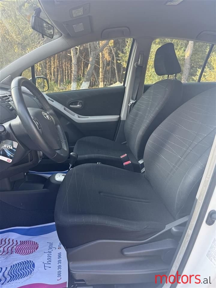 2007' Toyota Yaris photo #2