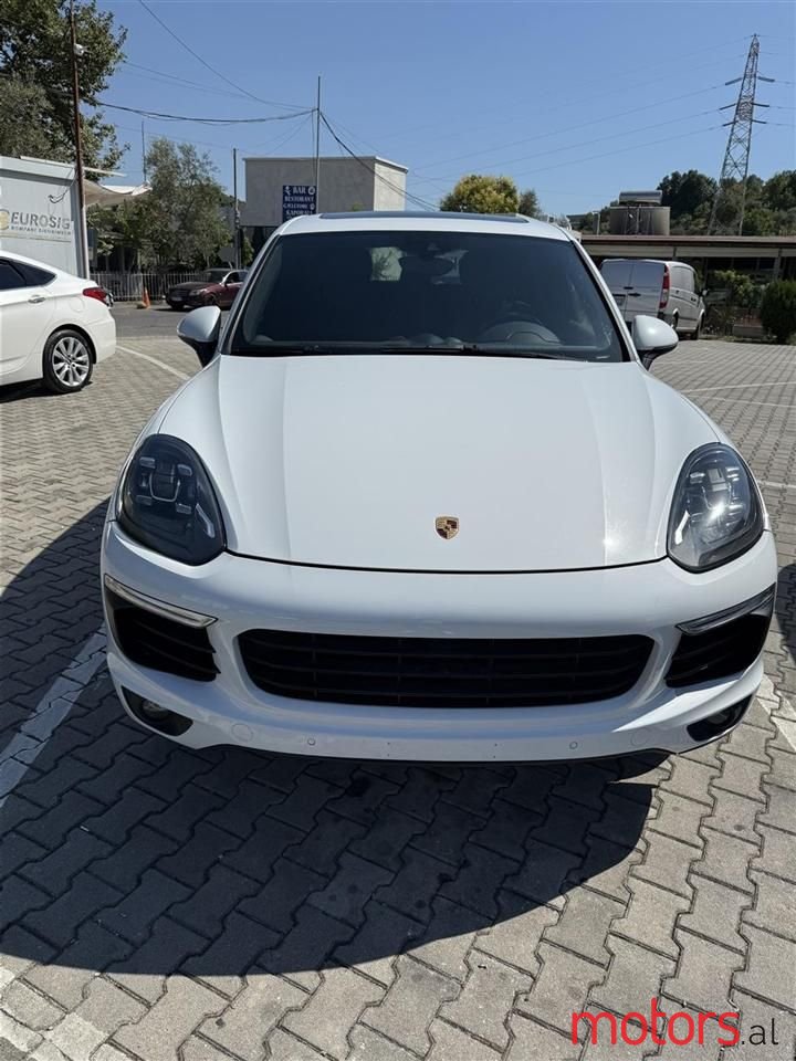 2015' Porsche Cayenne photo #1