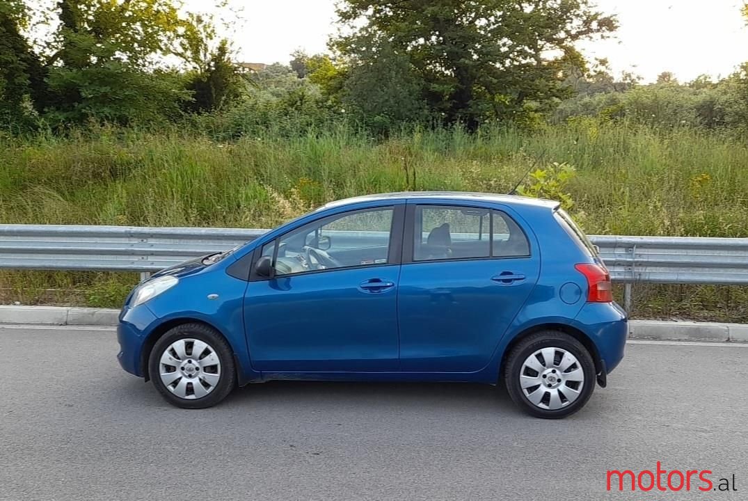 2008' Toyota Yaris photo #1