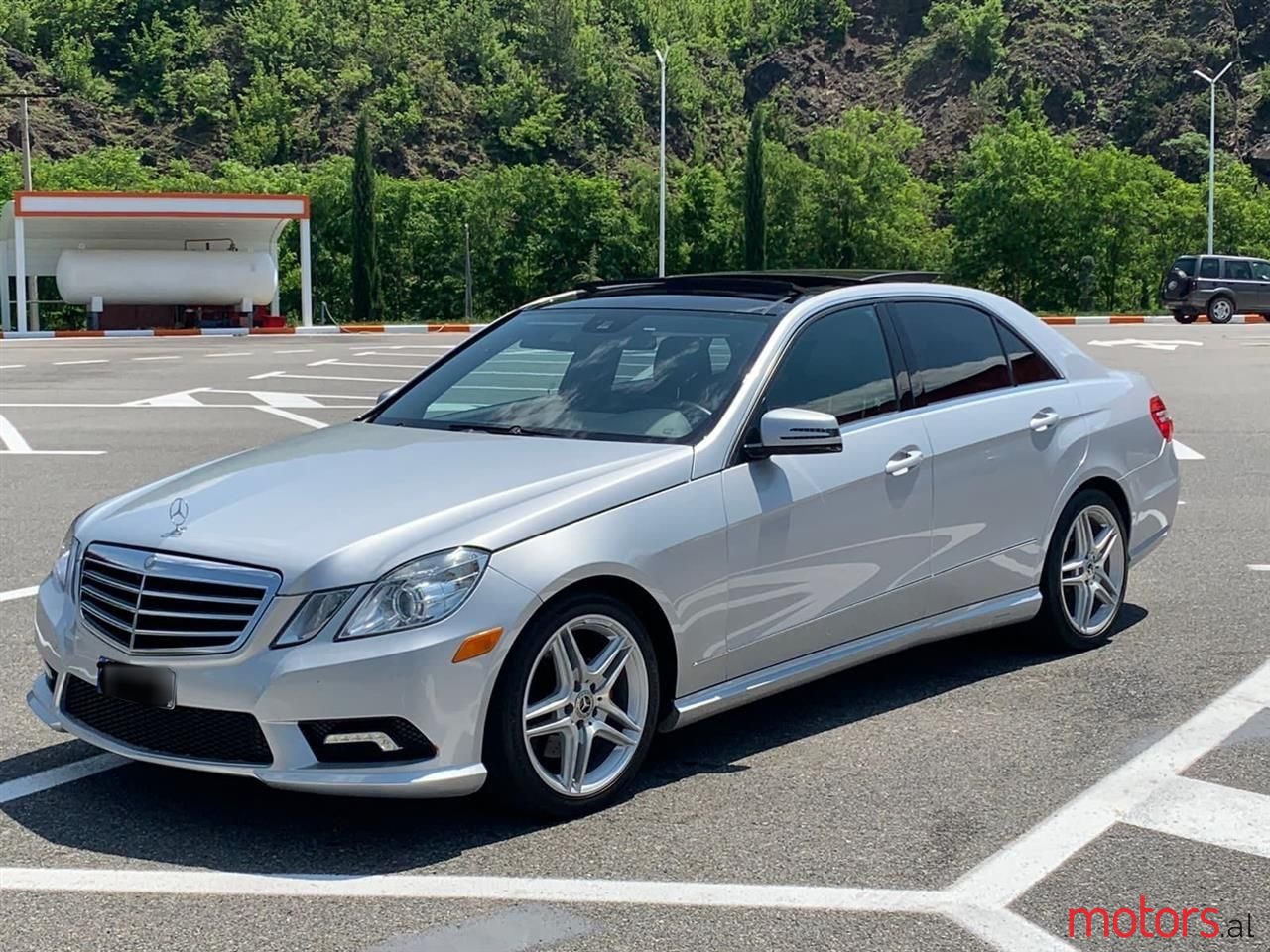 2011' Mercedes-Benz E 350 photo #2