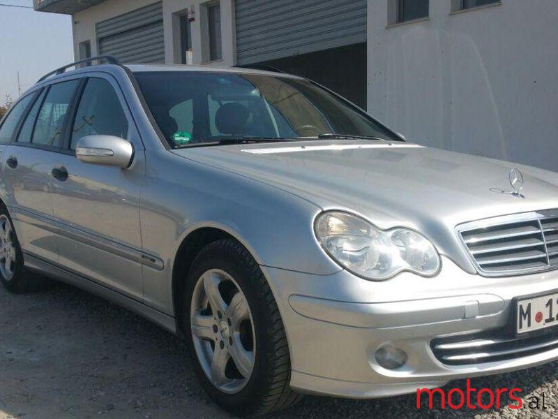 2004' Mercedes-Benz C-Class photo #2