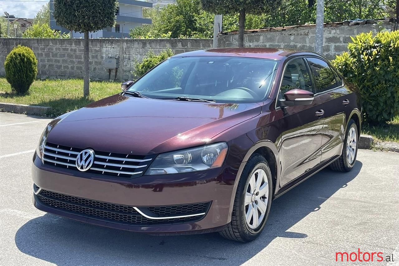 2013' Volkswagen Passat photo #1