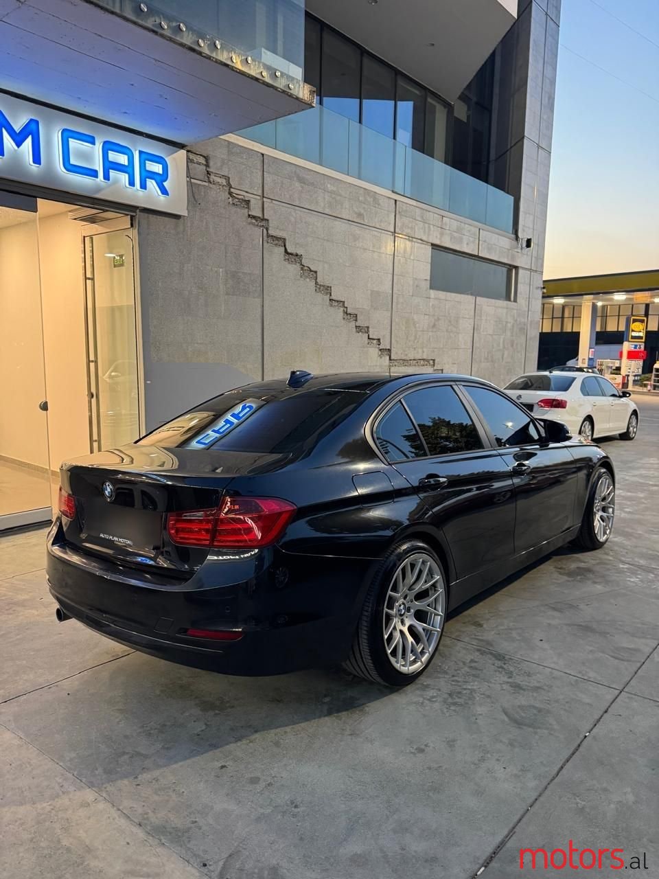 2014' BMW 320 photo #2
