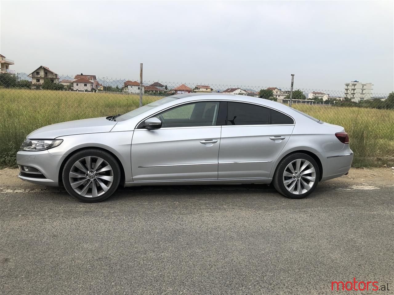 2013' Volkswagen Passat photo #6