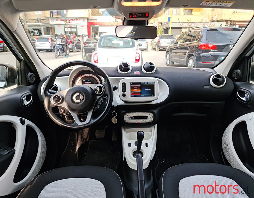 2017' Smart Forfour photo #5