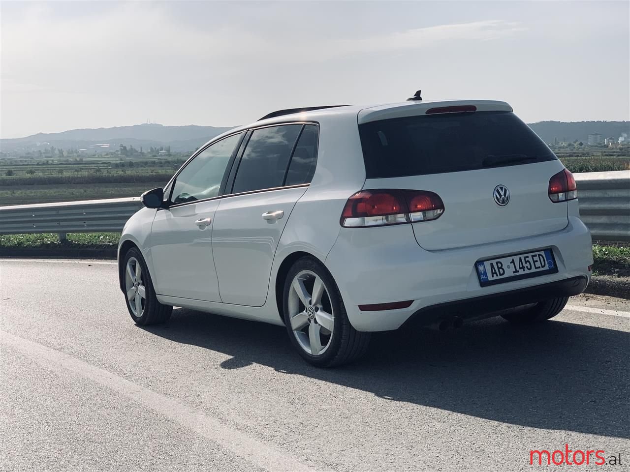 2012' Volkswagen Golf photo #2