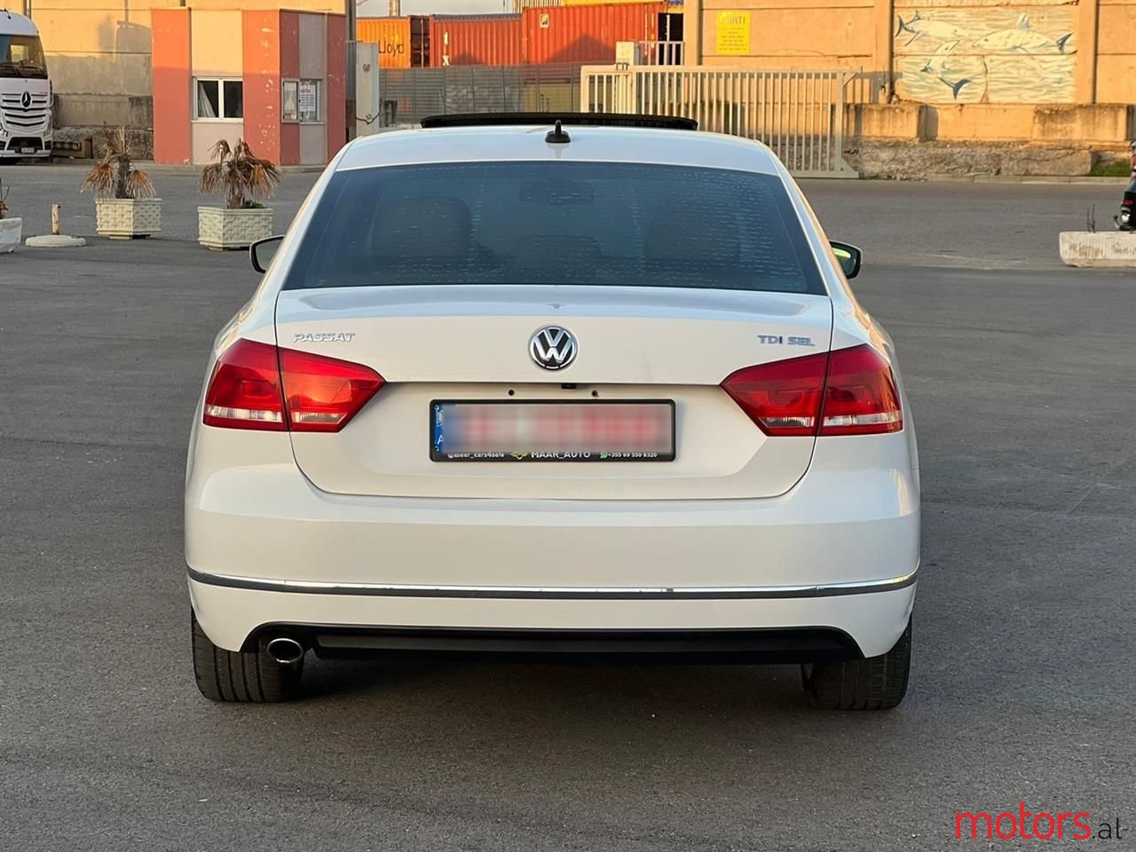 2013' Volkswagen Passat photo #4