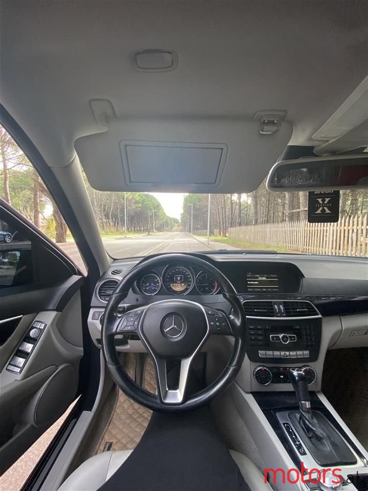 2008' Mercedes-Benz C 220 photo #3