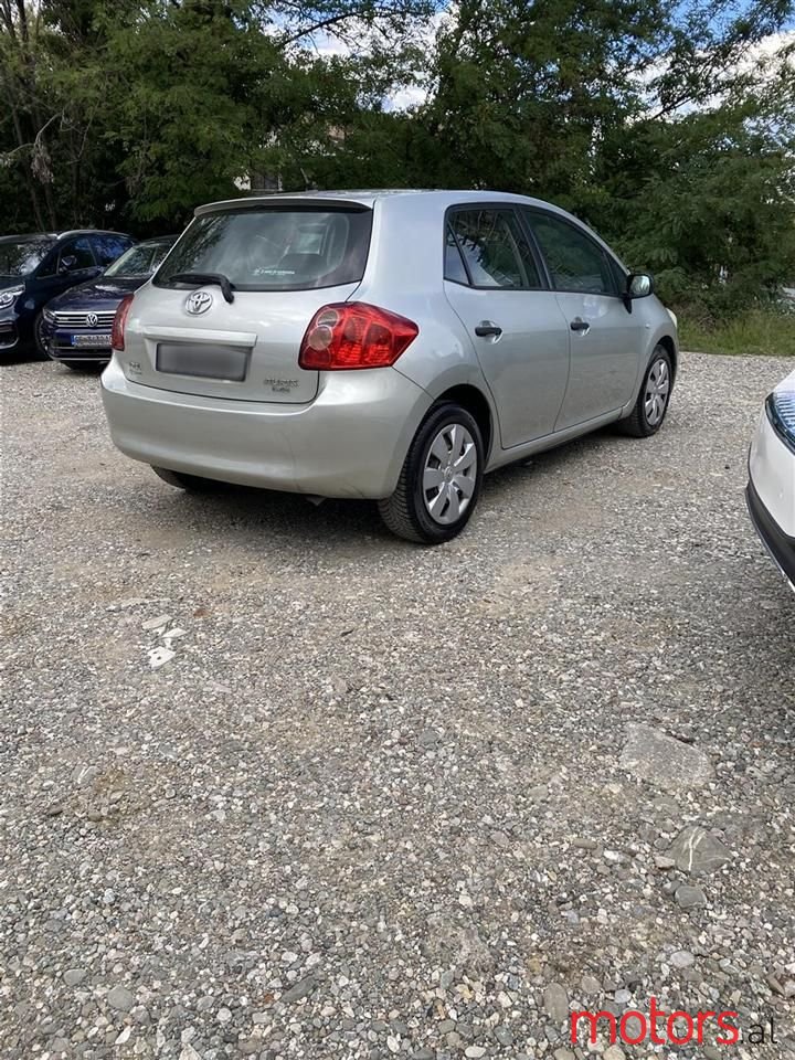 2007' Toyota Auris photo #3