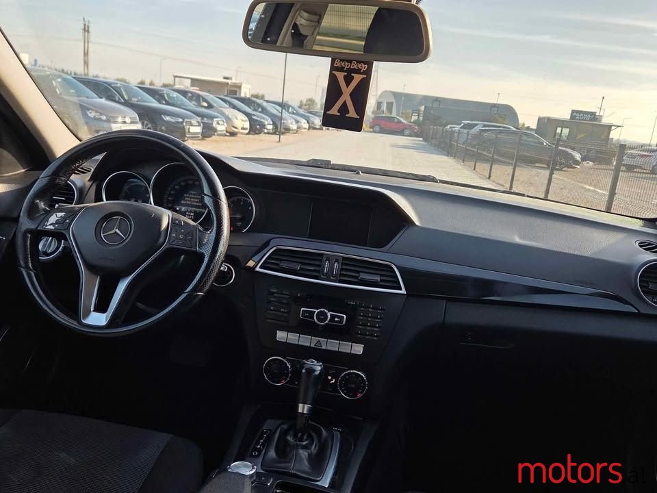 2013' Mercedes-Benz 220 photo #5