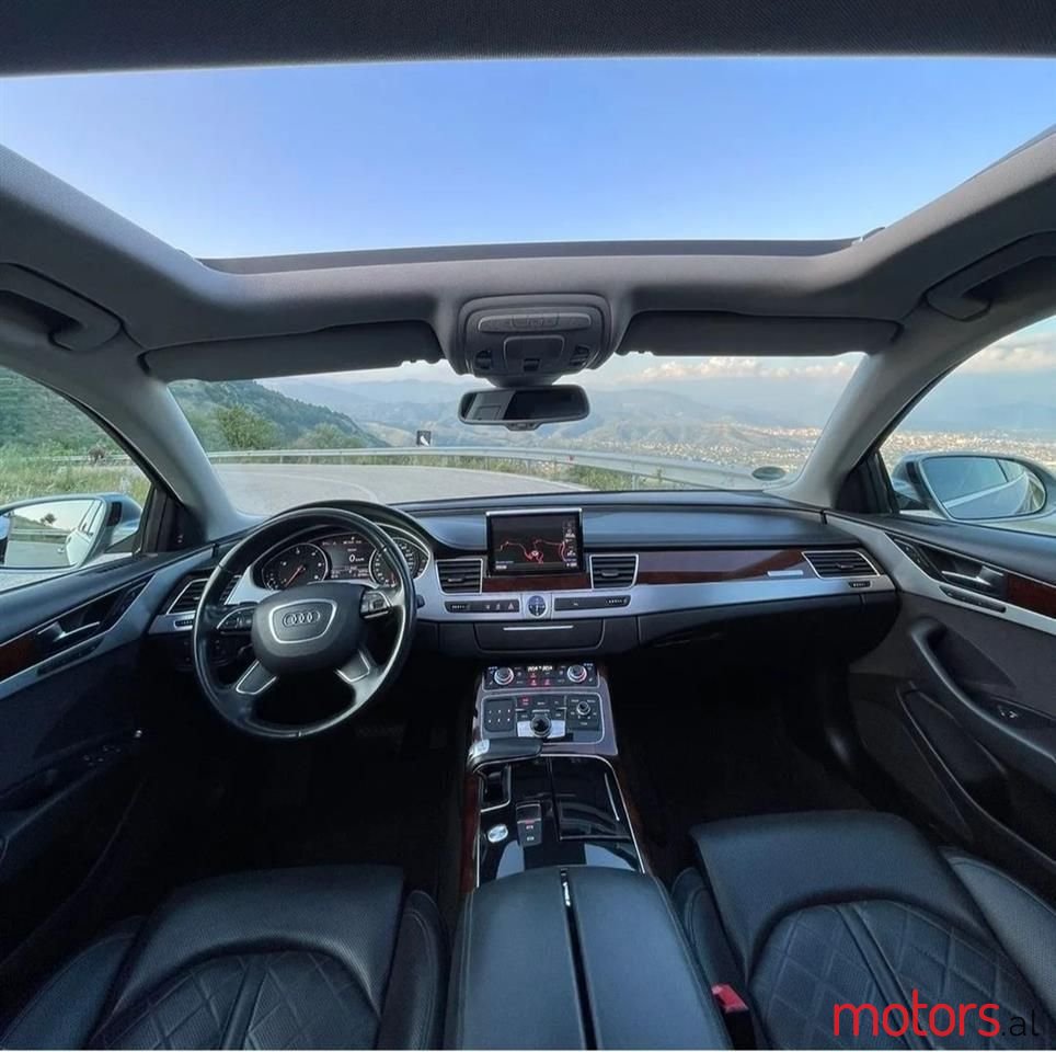 2011' Audi A8 photo #4