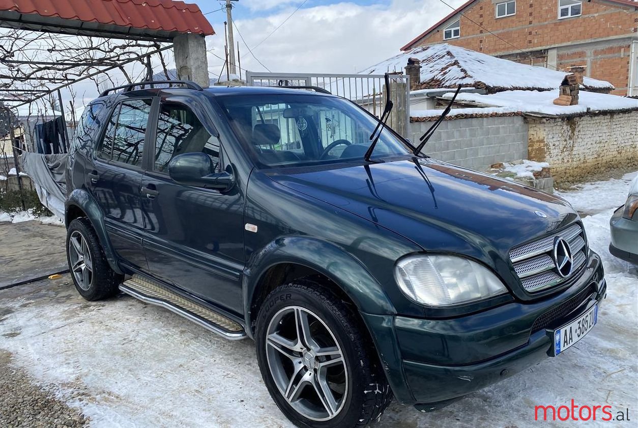 2001' Mercedes-Benz ML 270 photo #1