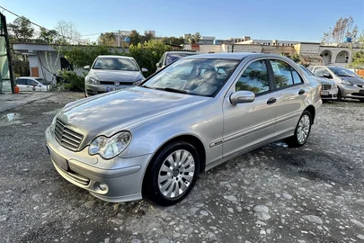 2005' Mercedes-Benz C 220