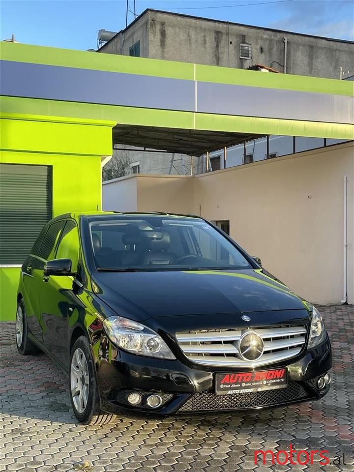 2012' Mercedes-Benz B 200 photo #4