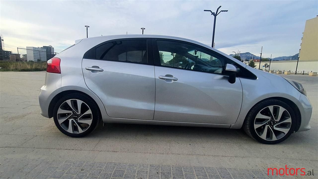 2015' Kia Rio photo #3