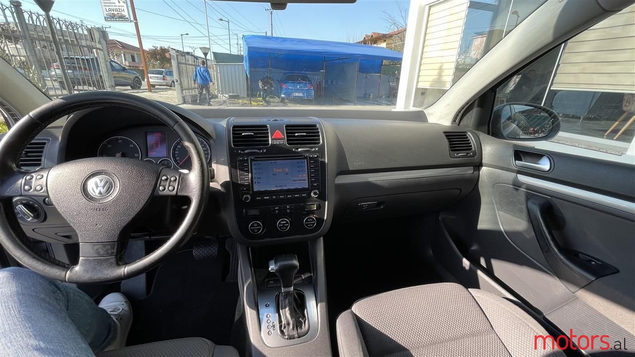 2007' Volkswagen Golf photo #2