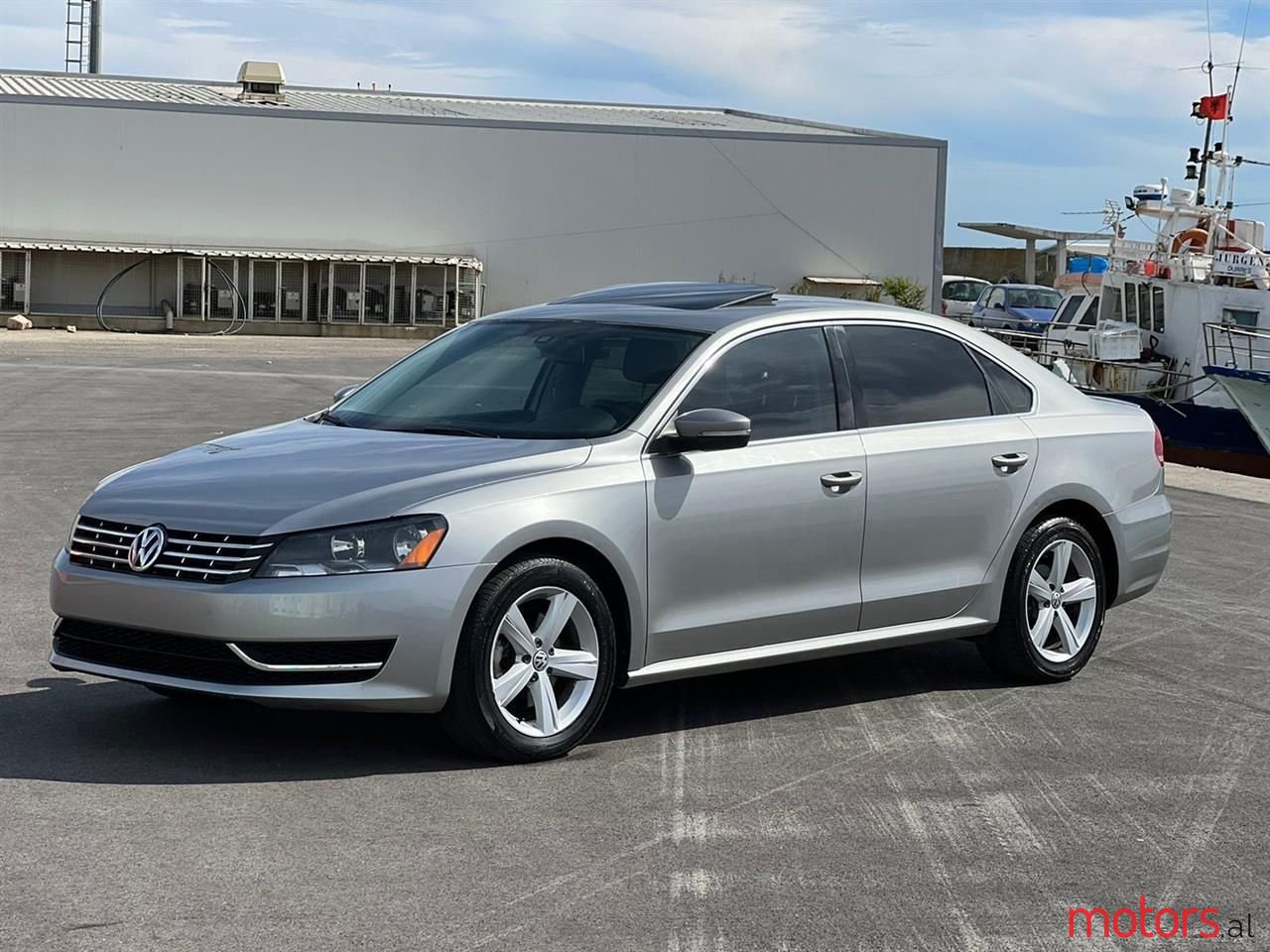 2013' Volkswagen Passat photo #2