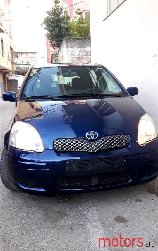 2004' Toyota Yaris photo #1