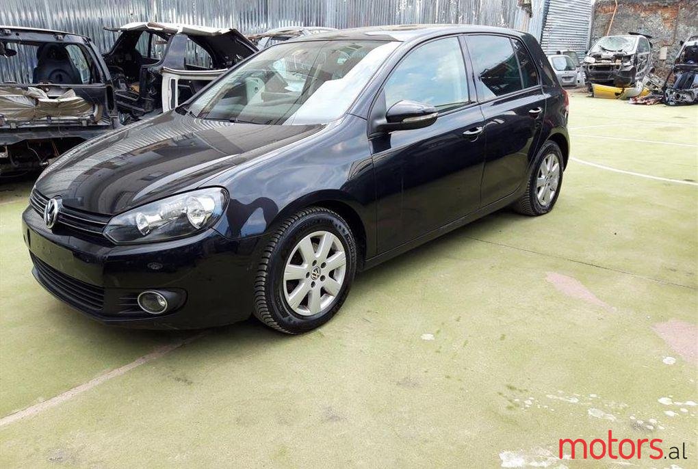 2009' Volkswagen Golf photo #1